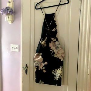 Super cute summer dress.  Figure flattering.